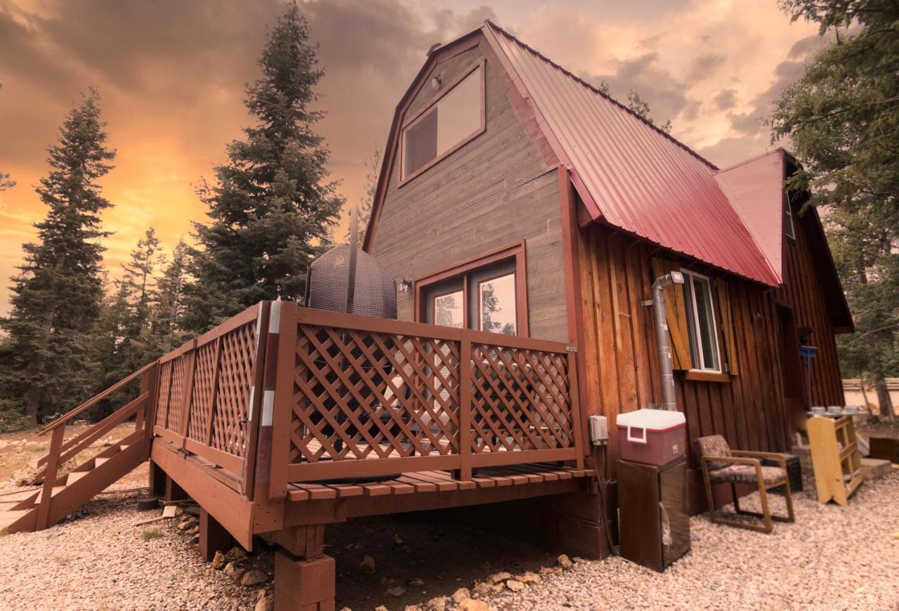 Charming Blue Farmhouse Cabin Duck Creek Village Luaran gambar